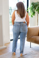 Judy Blue Quinn Mid Rise Cell Phone Pocket Dad Jeans