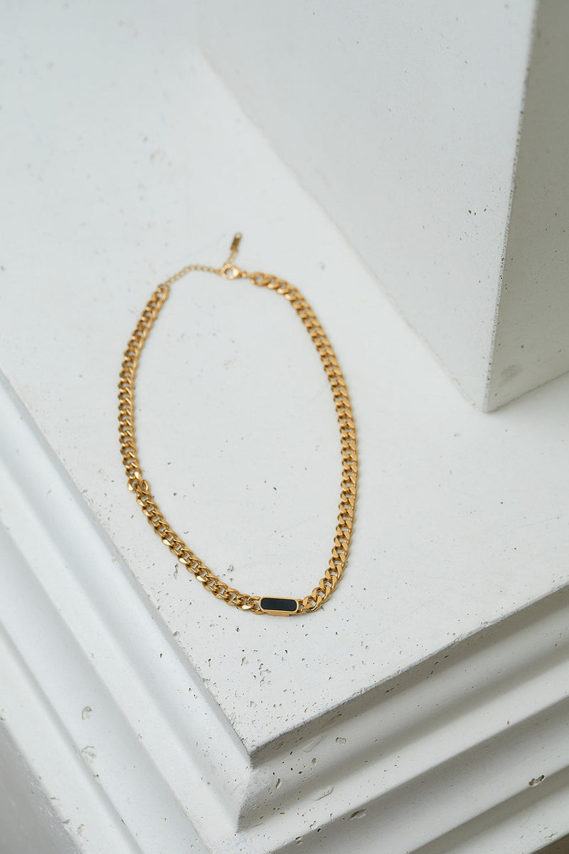 Close Knit Necklace In Black