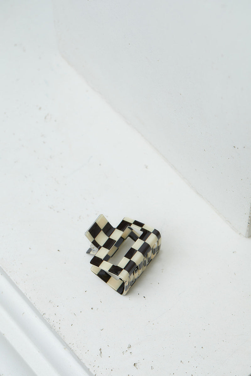 Checkered Claw Clip in Black