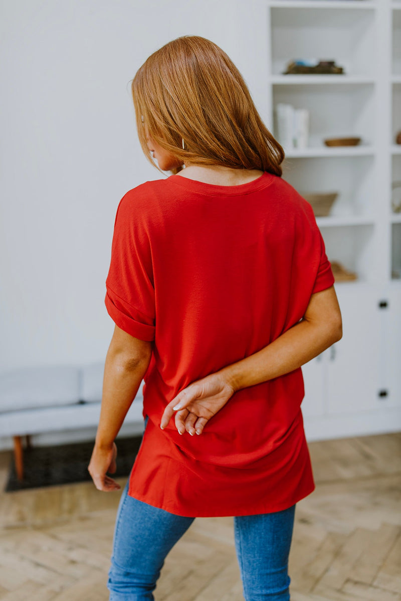 Easy Mornings V-Neck T-Shirt In Red