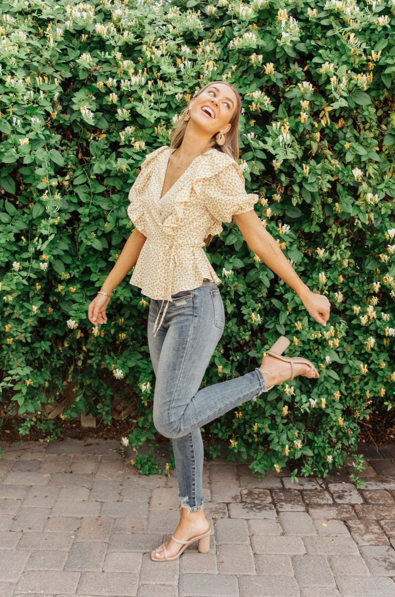 Folksong Floral Top in Yellow