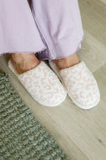 Fuzziest Feet Animal Print Slippers In Pink