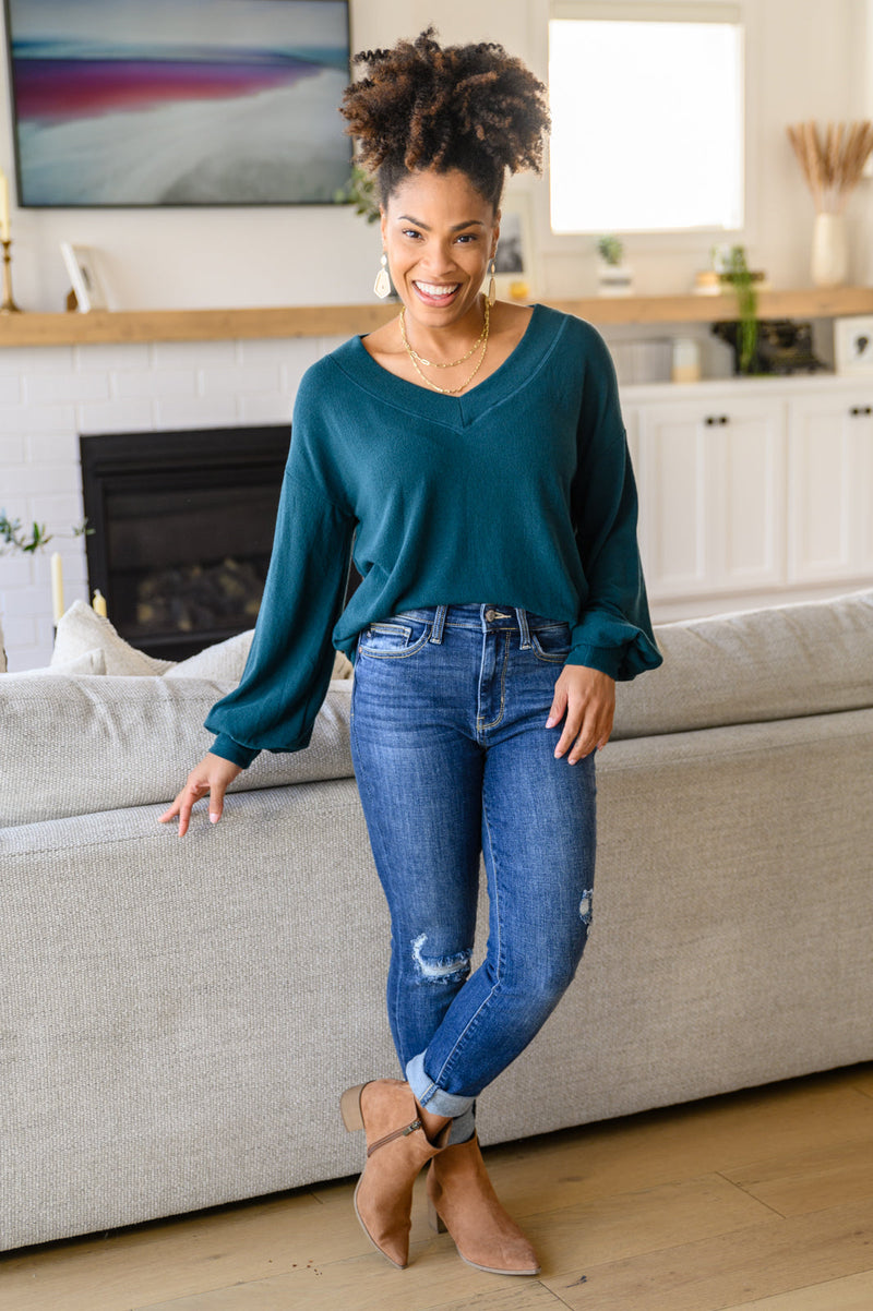 Gimme Comfort V Neck Knit Top In Hunter Green