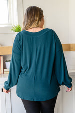 Gimme Comfort V Neck Knit Top In Hunter Green