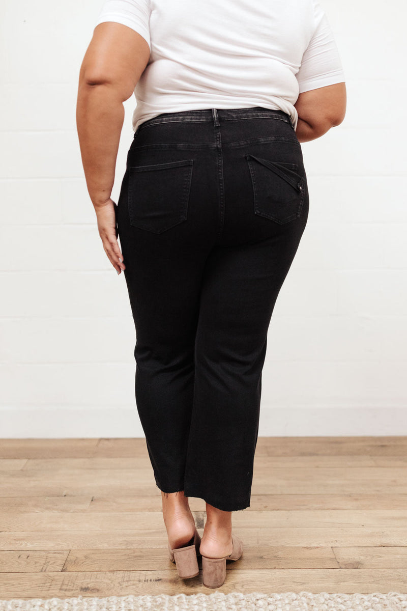 Risen High Waist Mom Fit Jeans In Black