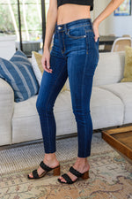 Judy Blue Jill Mid-Rise Classic Skinny