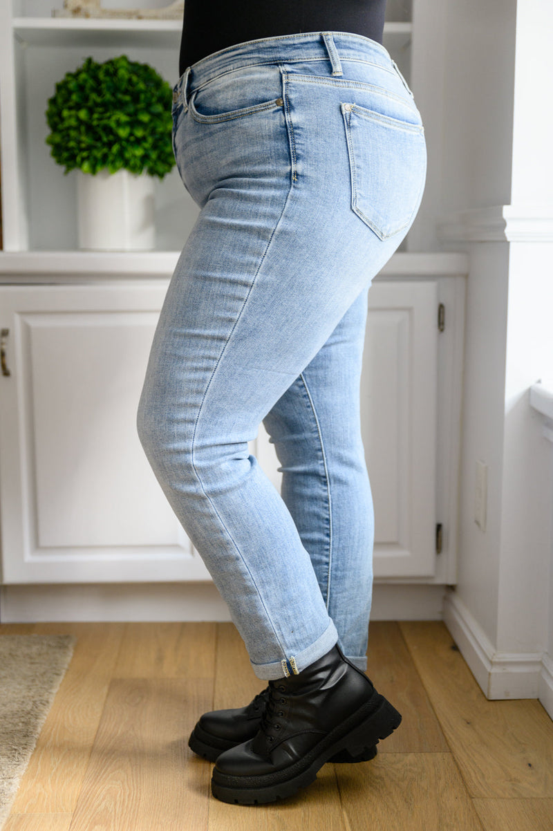 Judy Blue Mallory Mid Rise Bleach Wash Boyfriend Jeans