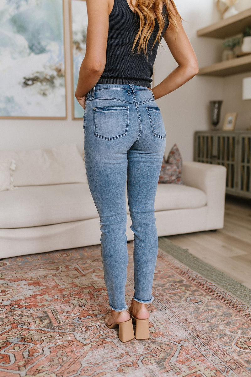 Judy Blue Mariah Mid Rise Cool Relaxed Jeans