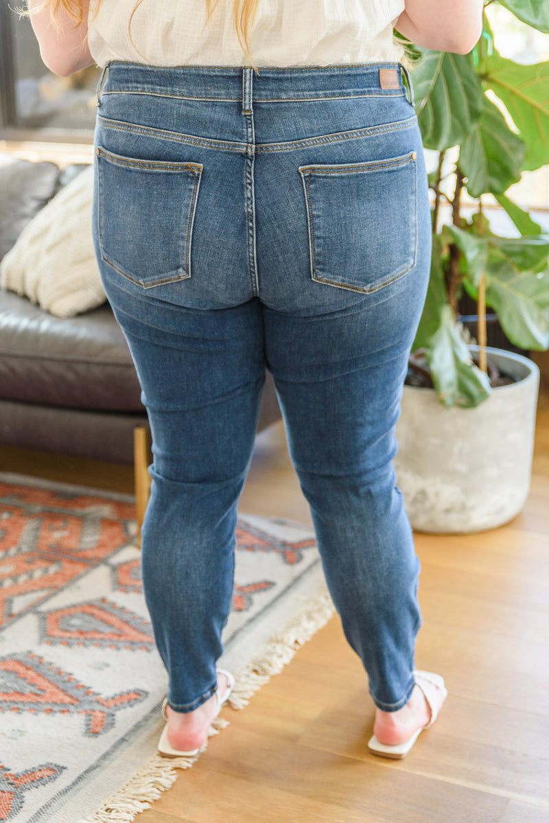 Judy Blue Mid-Rise Skinny Jeans