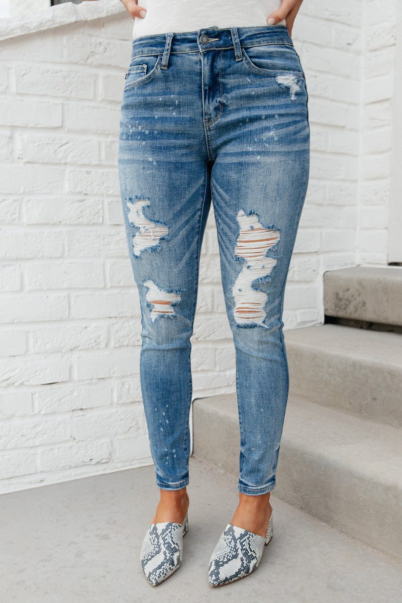 Judy Blue Ocean Side Distressed Skinny Jeans