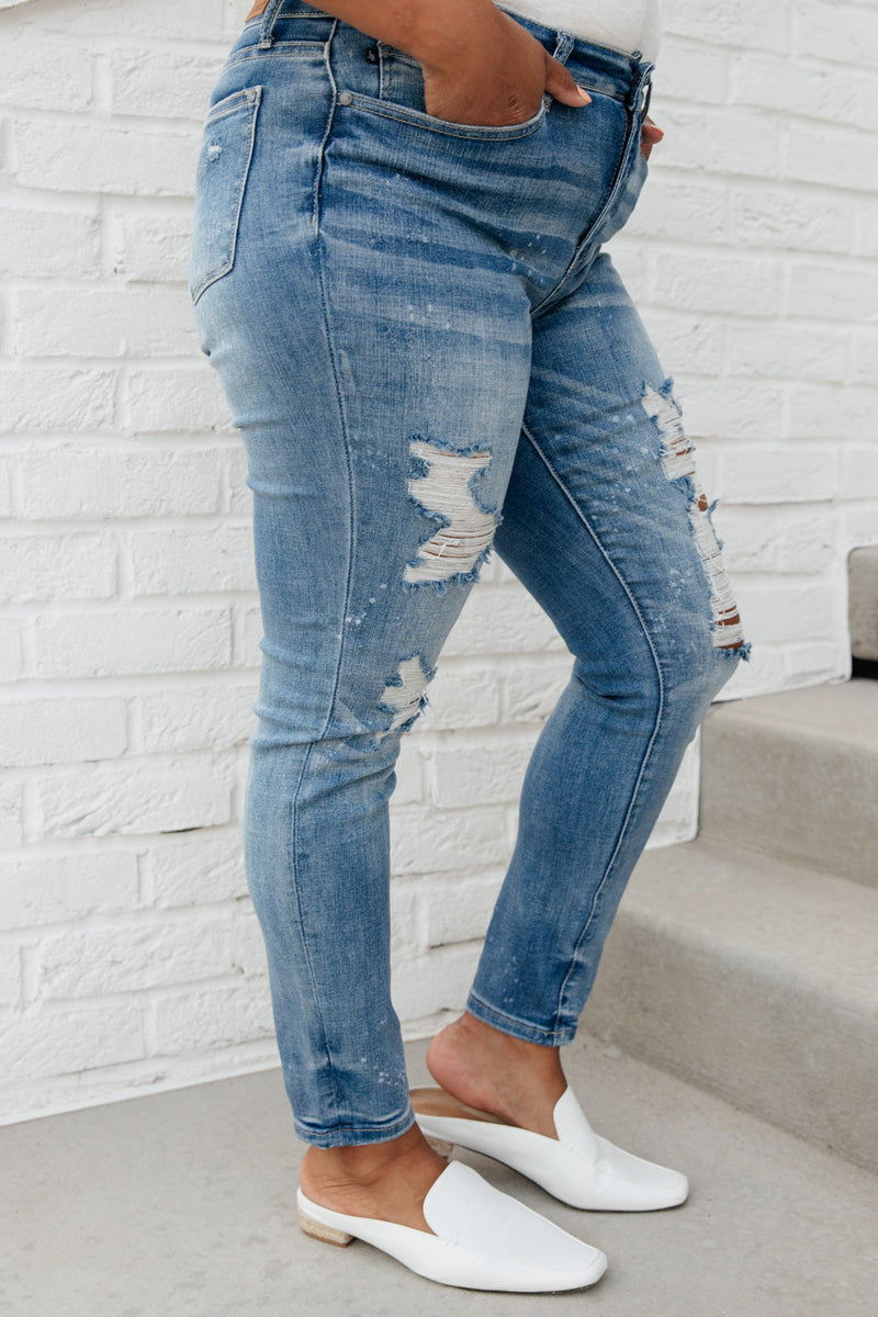 Judy Blue Ocean Side Distressed Skinny Jeans