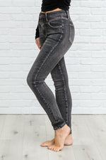 Judy Blue Tabitha Front Yoke Skinny Black Wash Jeans