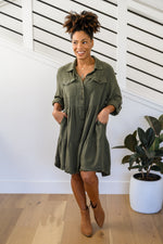 Weekend In Aspen Tiered Button Up Dress In Forest