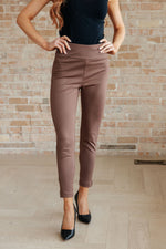 Magic Ankle Crop Skinny Pants in Dark Brown